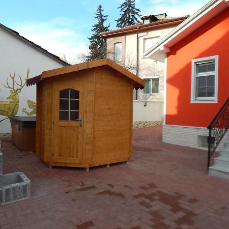 فندق Red House كيوستينديل المظهر الخارجي الصورة