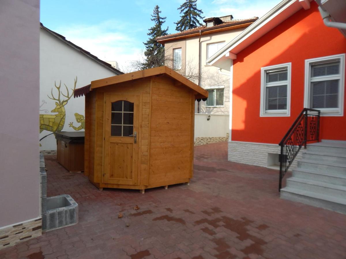 فندق Red House كيوستينديل المظهر الخارجي الصورة