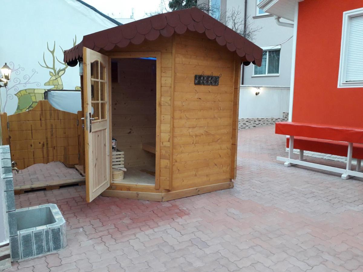 فندق Red House كيوستينديل المظهر الخارجي الصورة