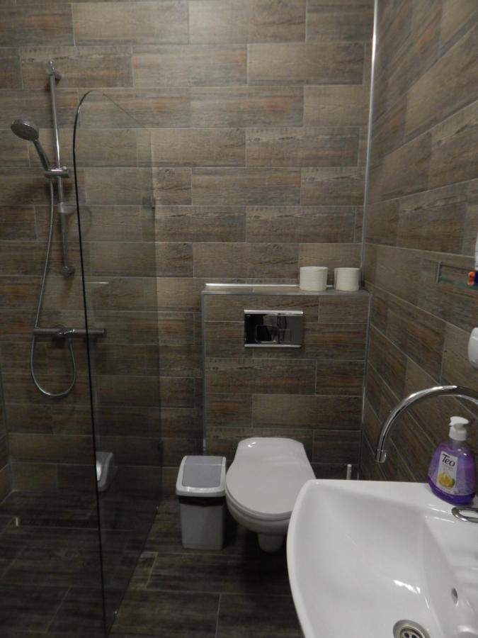 فندق Red House كيوستينديل المظهر الخارجي الصورة