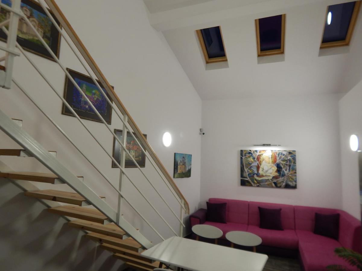 فندق Red House كيوستينديل المظهر الخارجي الصورة