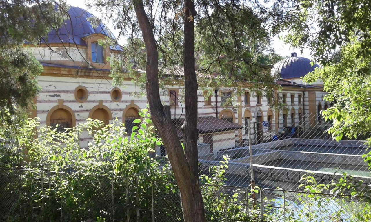 فندق Red House كيوستينديل المظهر الخارجي الصورة