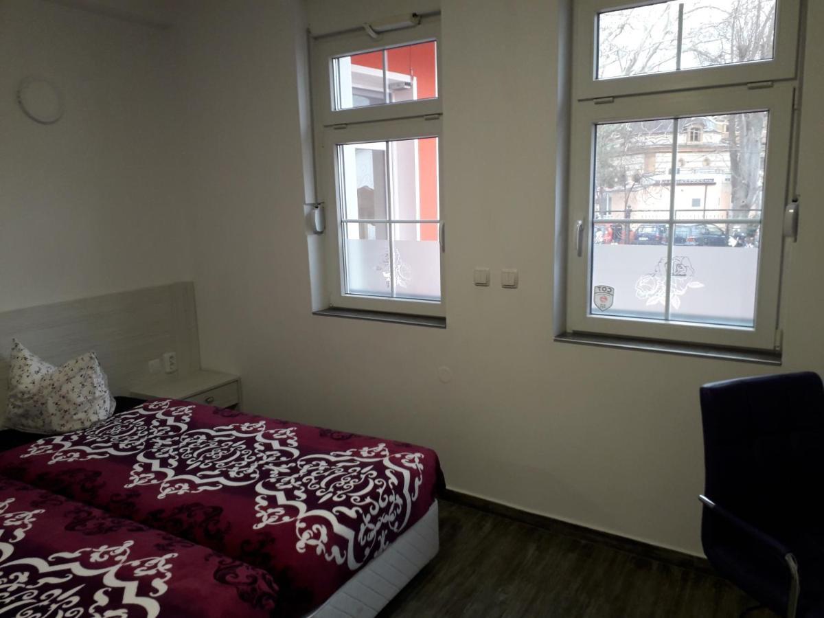 فندق Red House كيوستينديل المظهر الخارجي الصورة