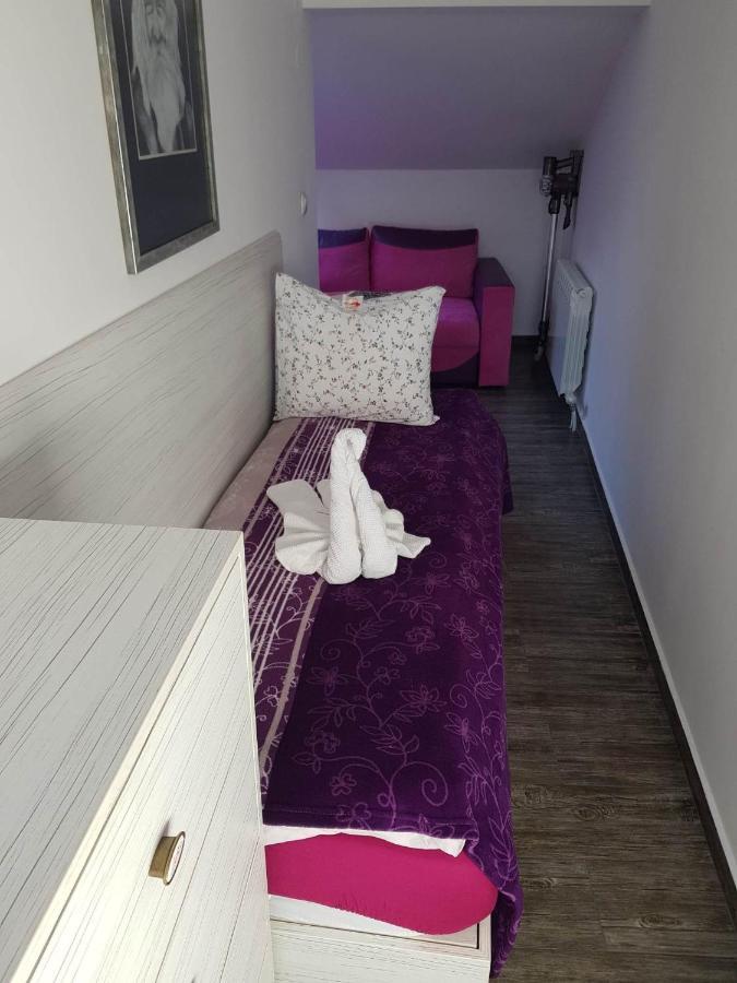 فندق Red House كيوستينديل المظهر الخارجي الصورة